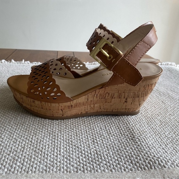 EUC Franco Sarto Frolic Brown Sandal Laser Cut Straps Cork Wedge Size 8.5M - Picture 1 of 4